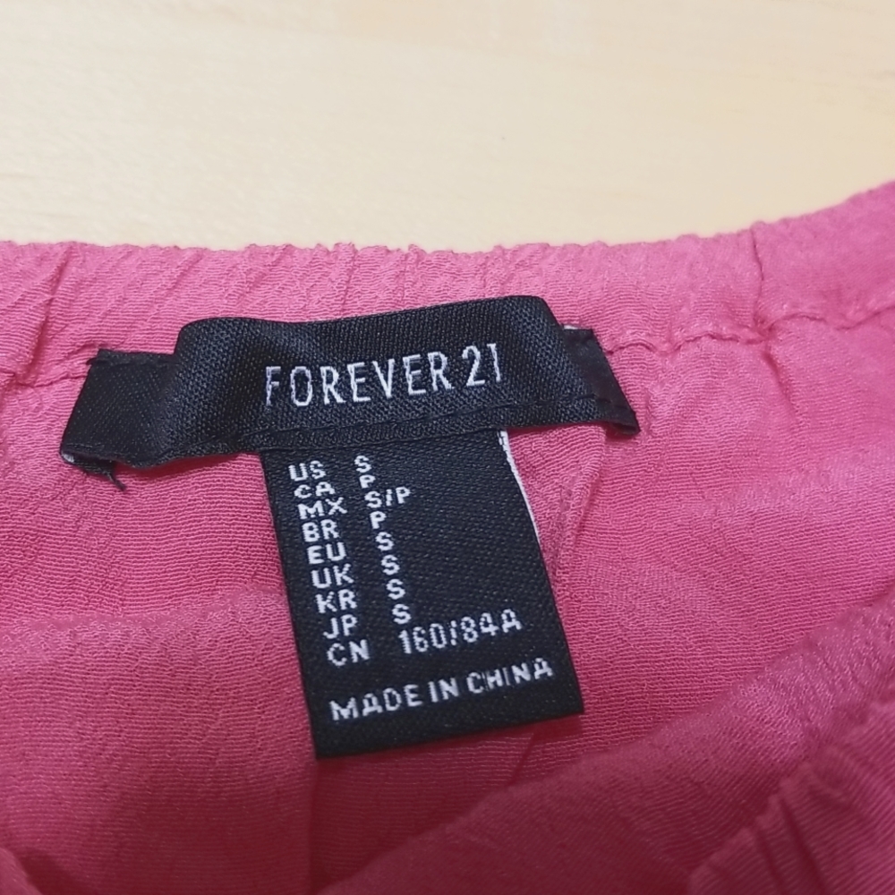 Forever 21 Pink Large Ruffled Cropped Top Off Shoulder - Picture 5 of 5